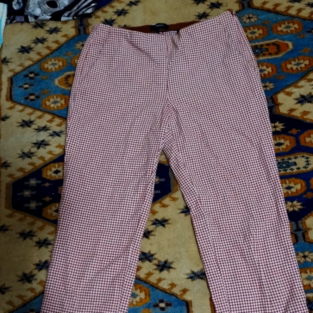 Theory red and white houndstooth pants